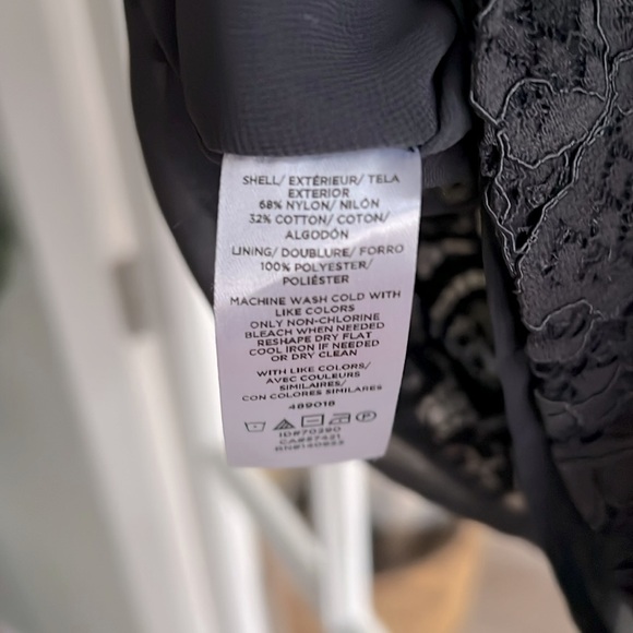 LOFT lace top with ruffle sleeves - Picture 5 of 6